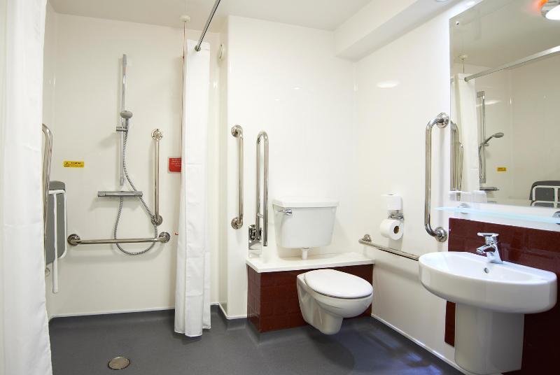 Travelodge London Richmond Central Ngoại thất bức ảnh